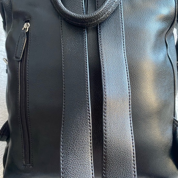 🌸SOLD🌸ANNE KLEIN LEATHER BLACK BACKPACK - Picture 11 of 16